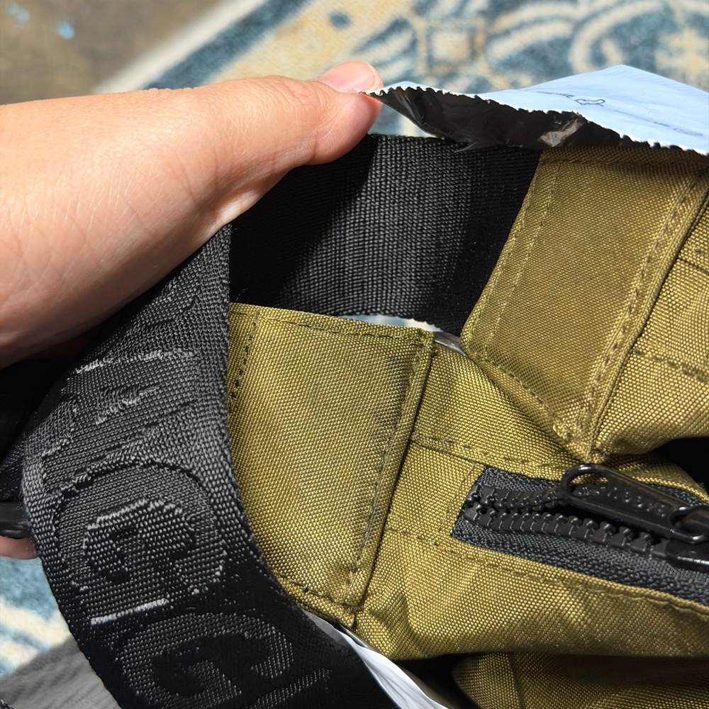 BNWT Baggu Large Cargo Crossbody in Seaweed - Picture 5 of 5